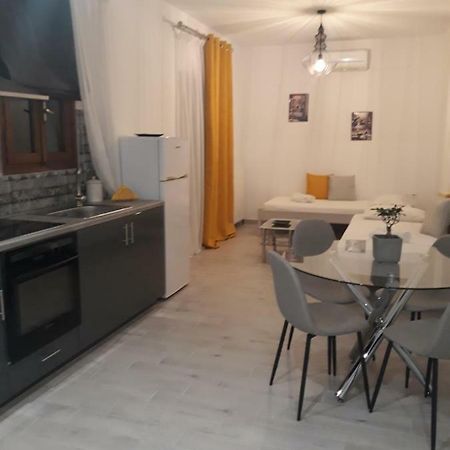Asterias Apartment สกีรอส ภายนอก รูปภาพ